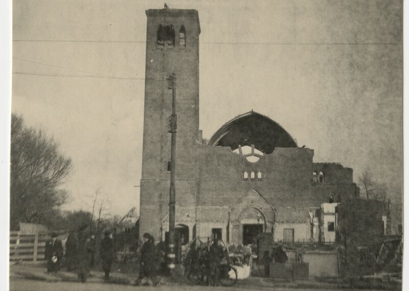 R.K. kerk van de H.H. Martelaren van Gorcum in afbraak om plaats te maken voor de Atlantikwall