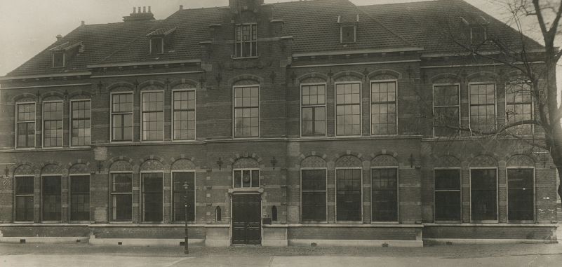 Gemeentearchief aan Rijswijkseplein 1926, foto: Vereenigde Fotobureaux
